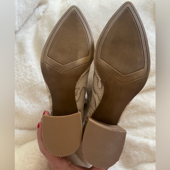 Steve Madden Kaylah booties 8 croc - Picture 3 of 7